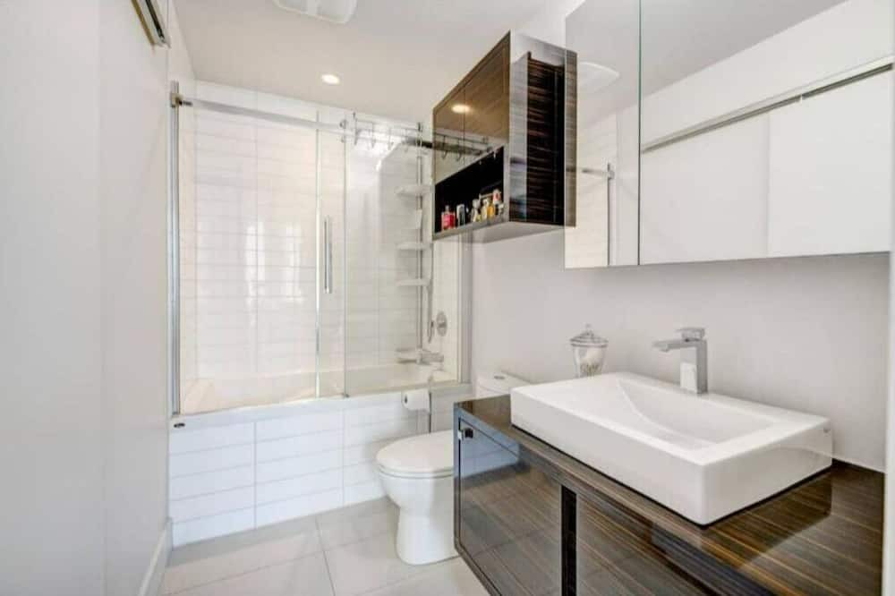 Photo of Bathroom in Cite Multimedia