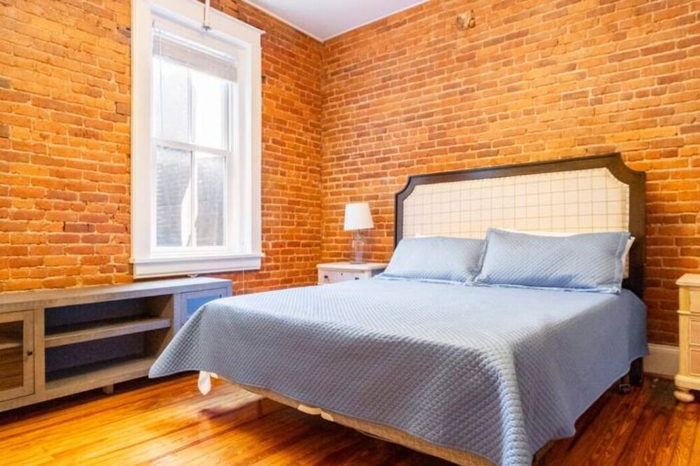 Photo of Bedroom in Roanoke