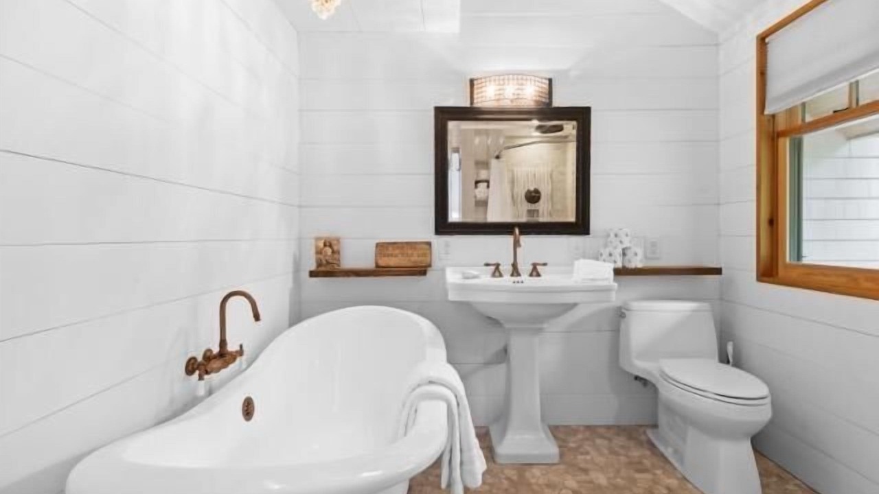 Photo of Bathroom in Pleasant Point
