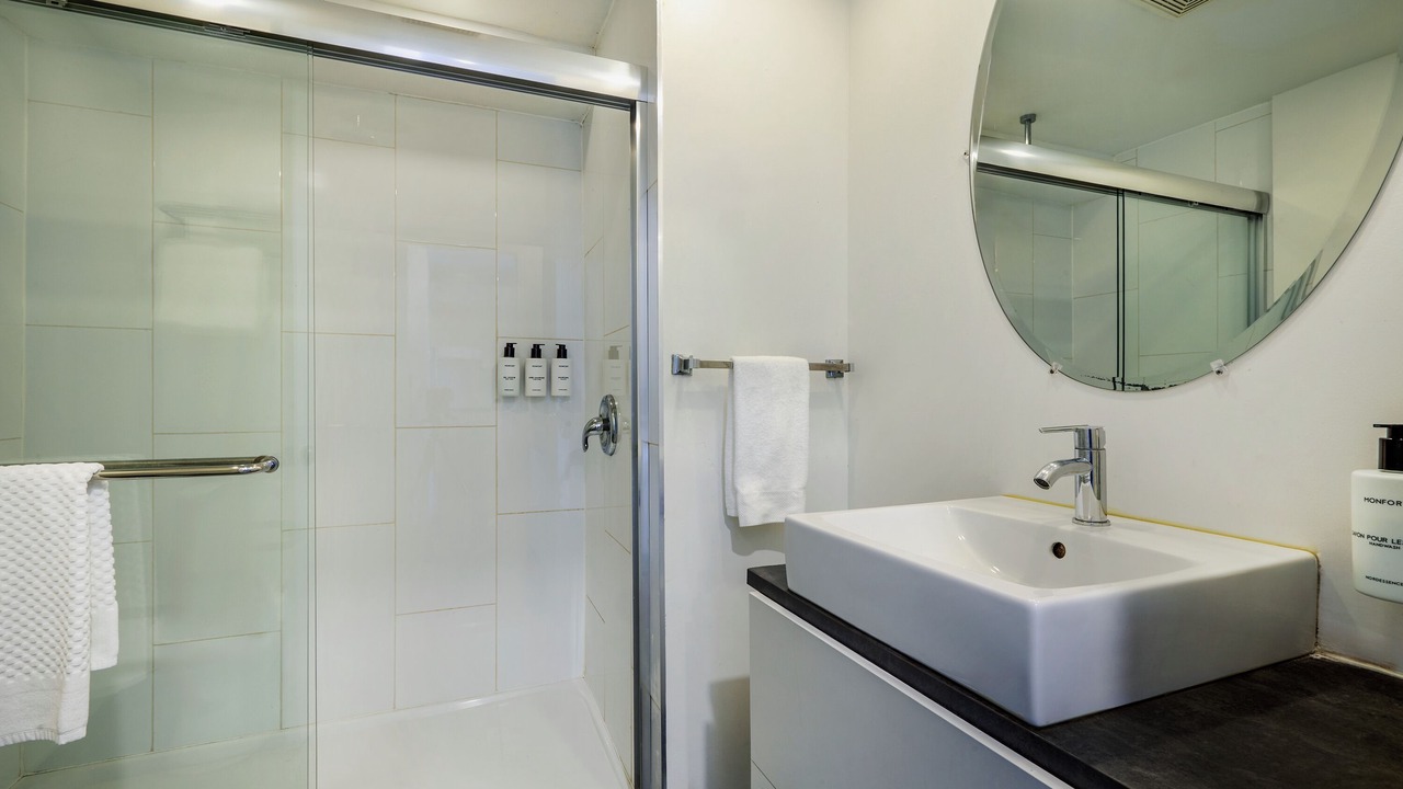 Photo of Bathroom in Saint-Leonard
