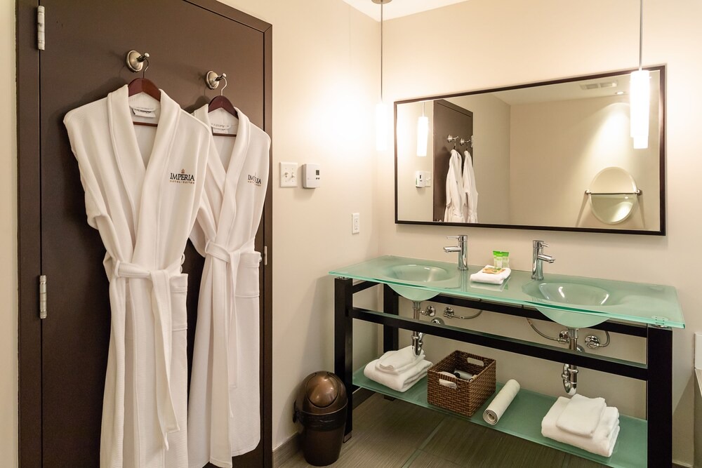 Photo of Bathroom in Saint-Eustache
