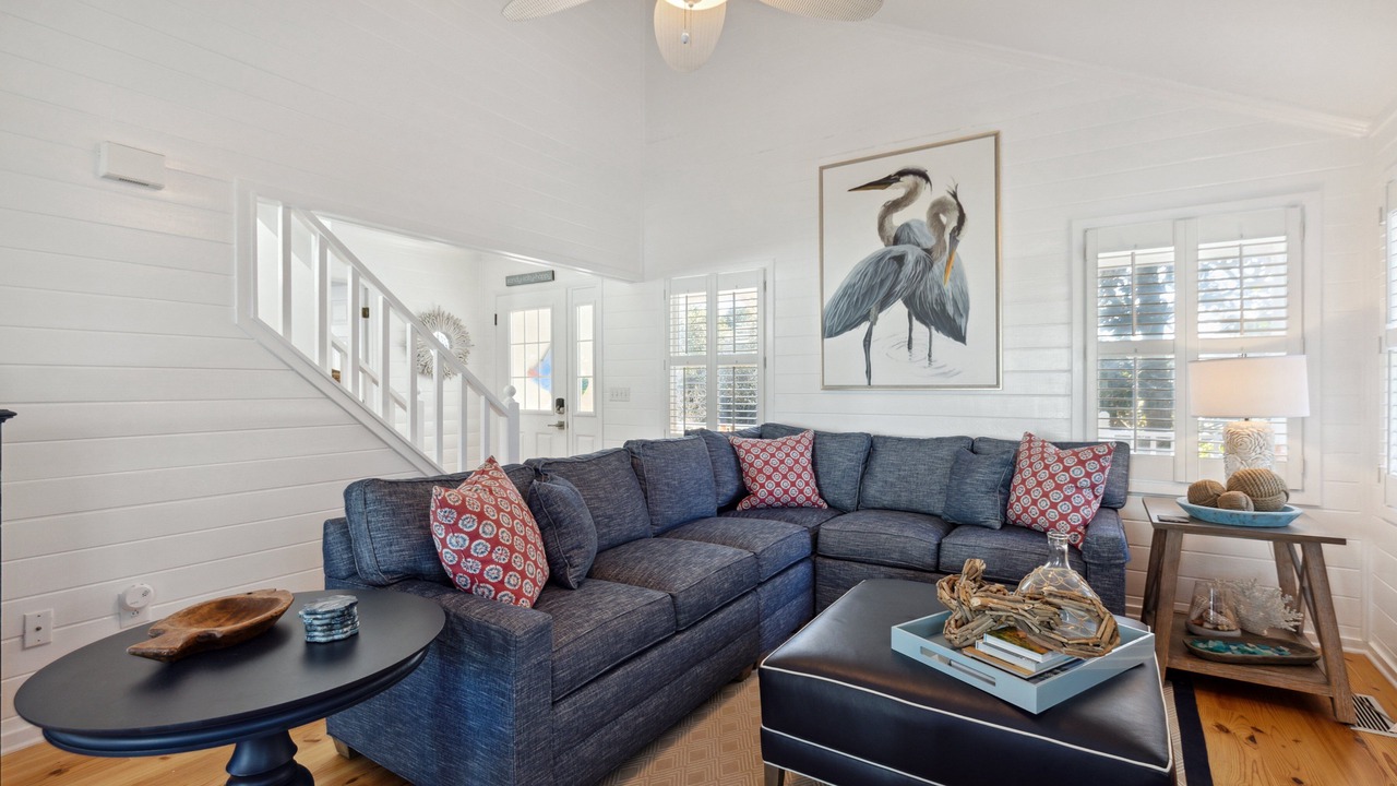 Photo of Livingroom in Pelican Bay