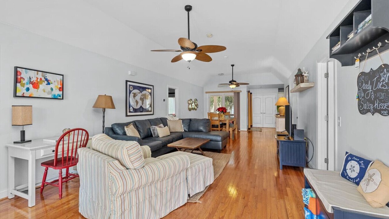 Photo of Livingroom in Cherry Grove Beach