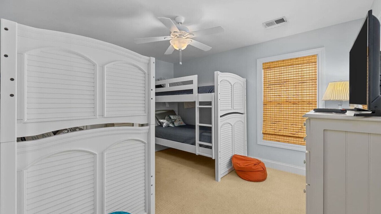 Photo of Bedroom in Cherry Grove Beach