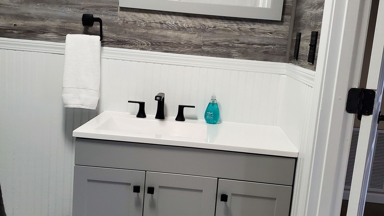 Photo of Bathroom in Byrdstown