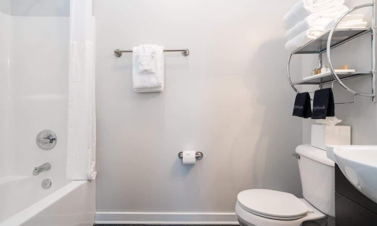 Photo of Bathroom in Music Row