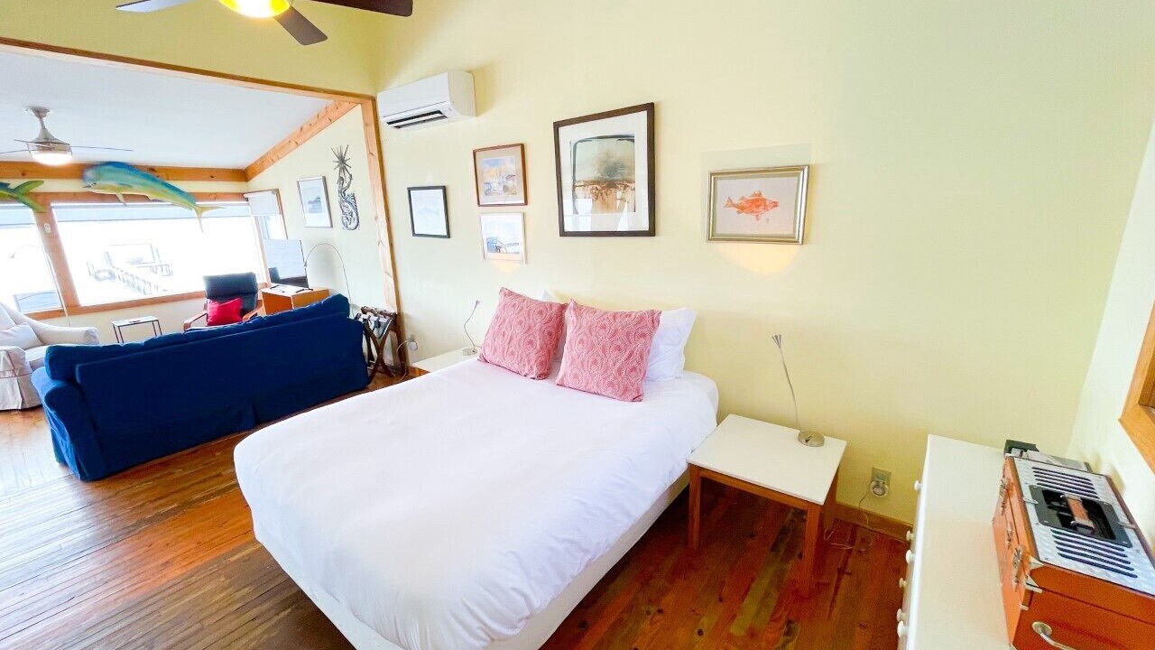 Photo of Bedroom in Peletier