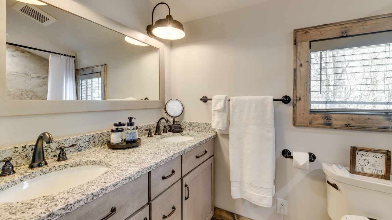 Photo of Bathroom in Glenville