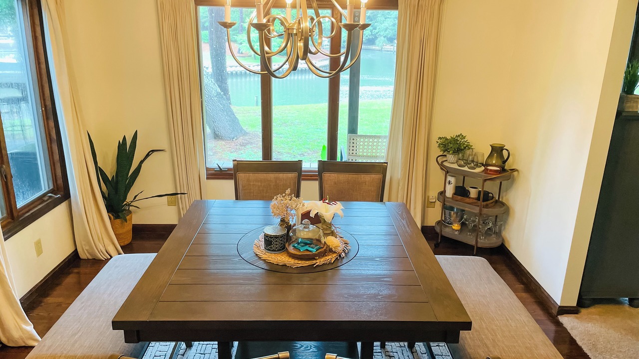Photo of Bedroom in Pine Knoll Shores