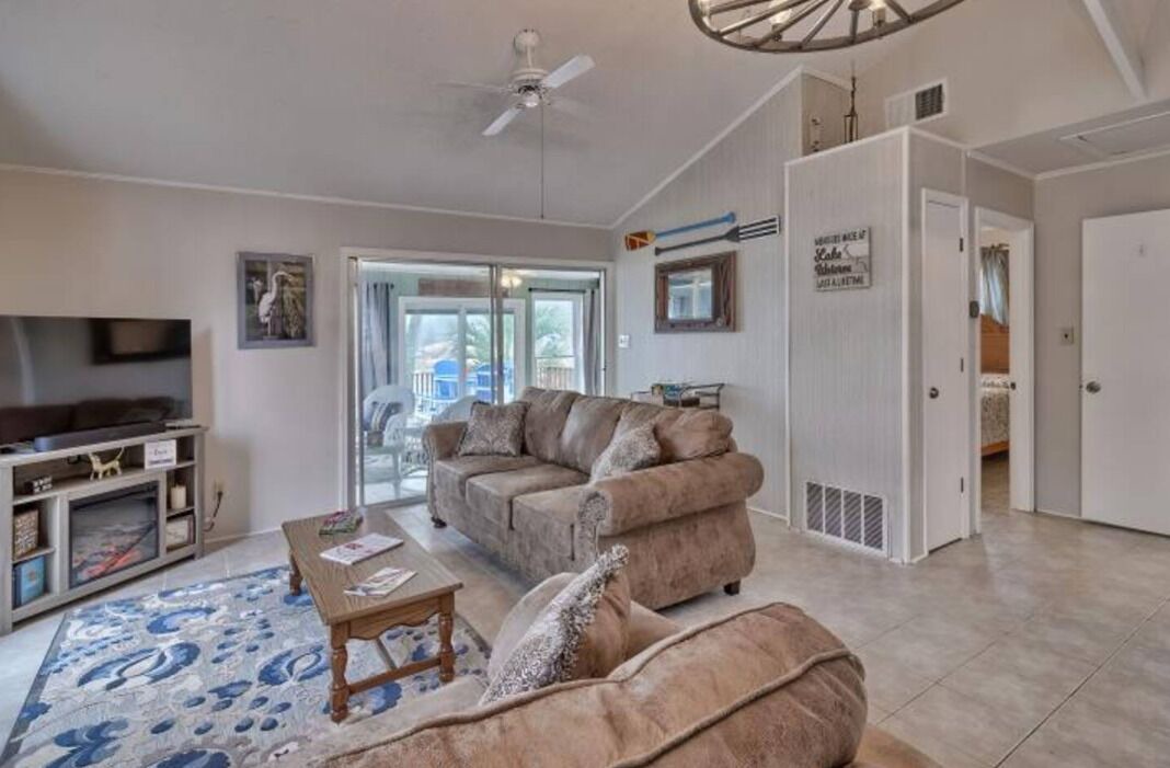 Photo of Livingroom in Liberty Hill