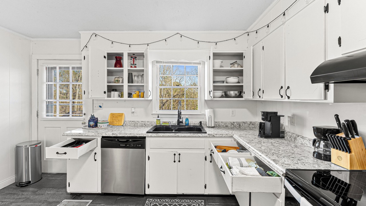 Photo of Kitchen in Dewy Rose