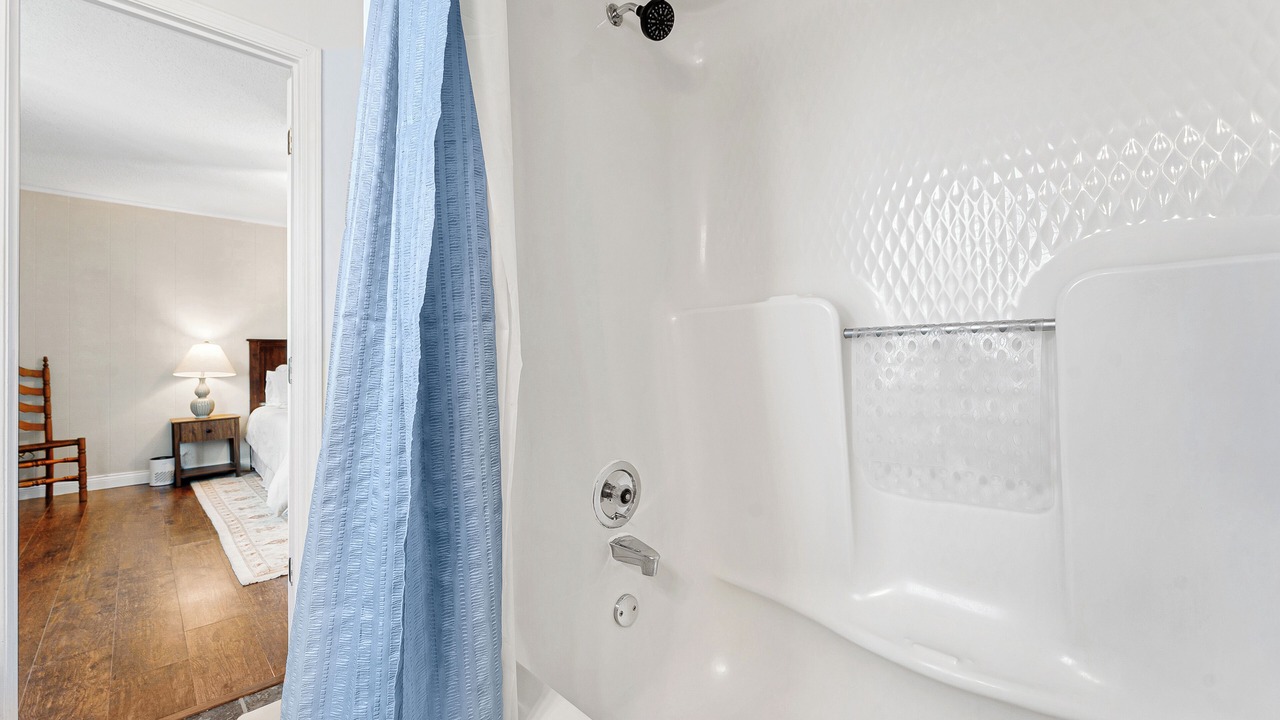 Photo of Bathroom in Dewy Rose