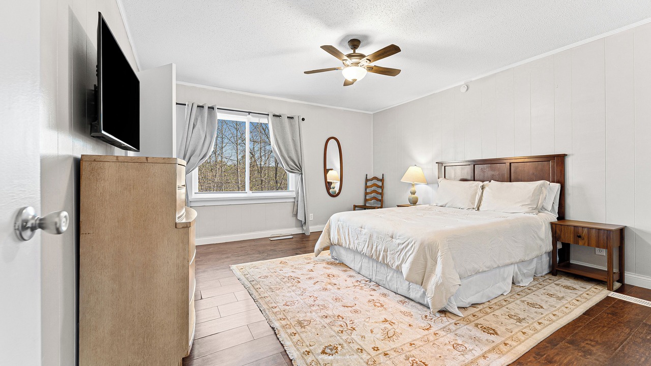 Photo of Bedroom in Dewy Rose