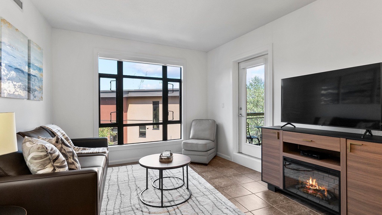 Photo of Livingroom in South Pandosy