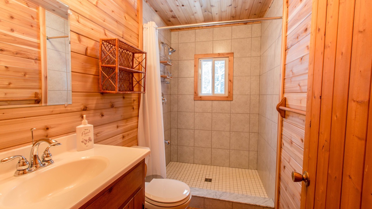 Photo of Bathroom in Dysart et al