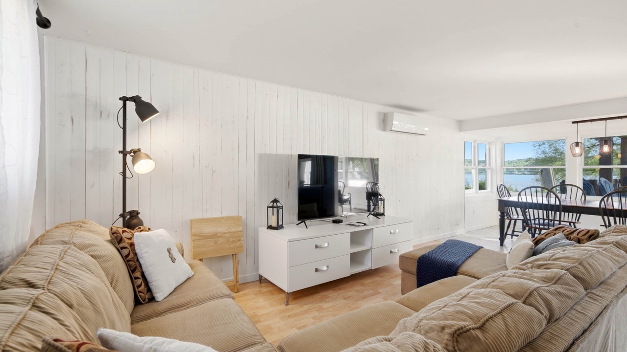 Photo of Bedroom in Saint-Hermenegilde