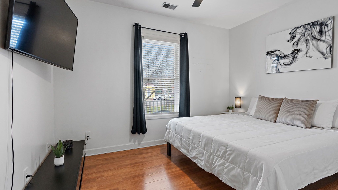Photo of Bedroom in Hendersonville