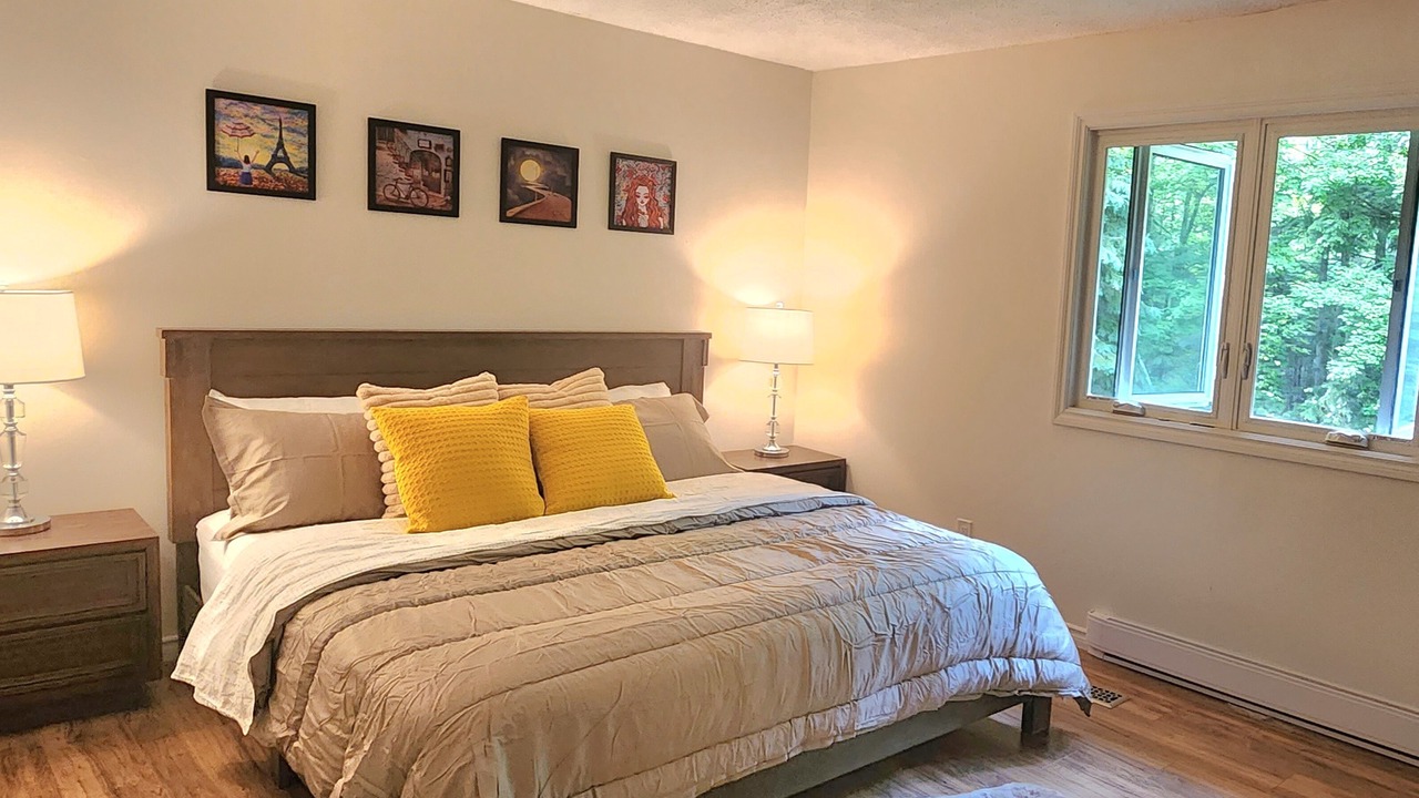 Photo of Bedroom in Bracebridge