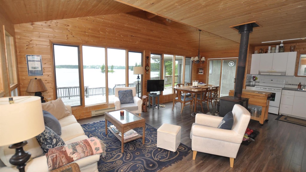 Photo of Livingroom in Kenora