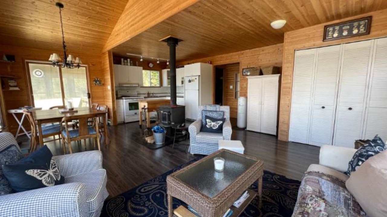Photo of Livingroom in Kenora