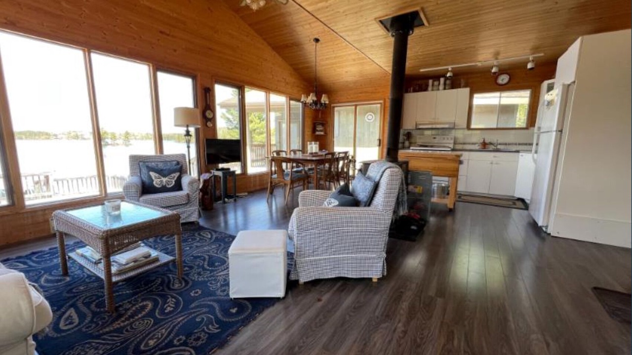 Photo of Livingroom in Kenora