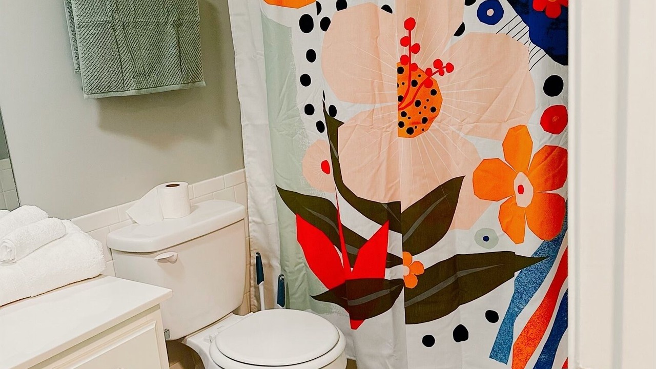 Photo of Bathroom in Huntcliff
