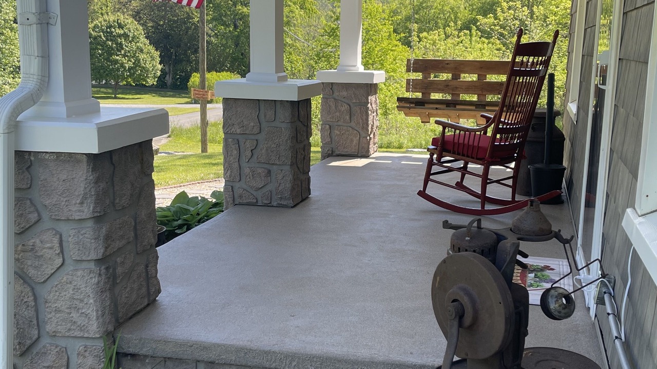 Photo of Patio Balcony in Elizabethton