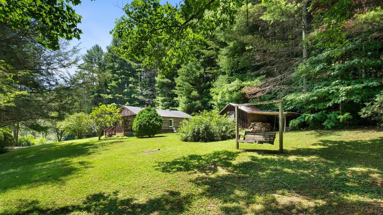 Photo of Bedroom in Spruce Pine