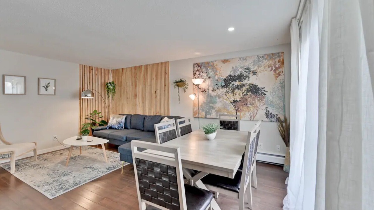 Photo of Livingroom in Southwest Edmonton