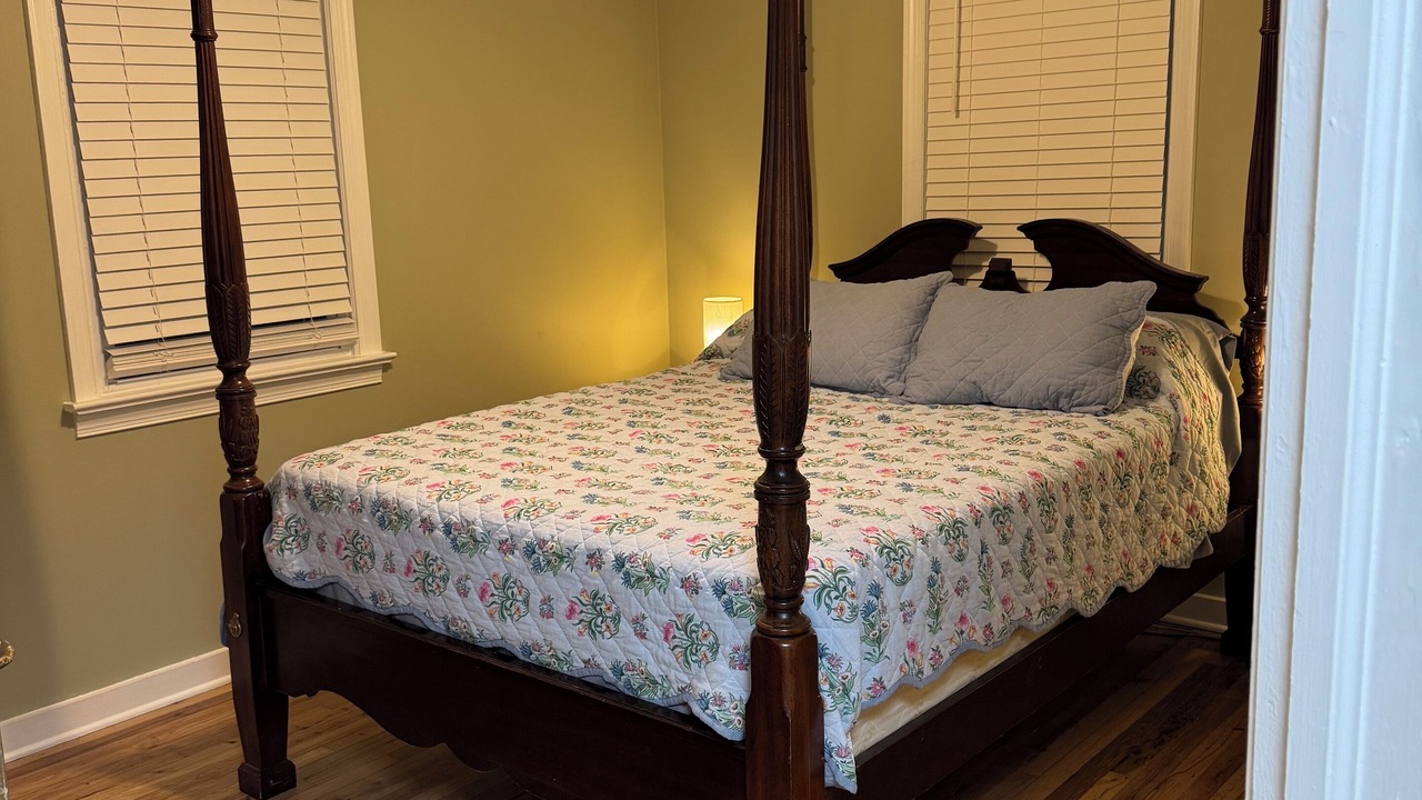 Photo of Bedroom in Summerville