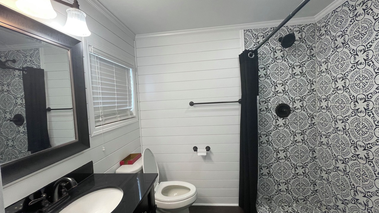 Photo of Bathroom in Garden City