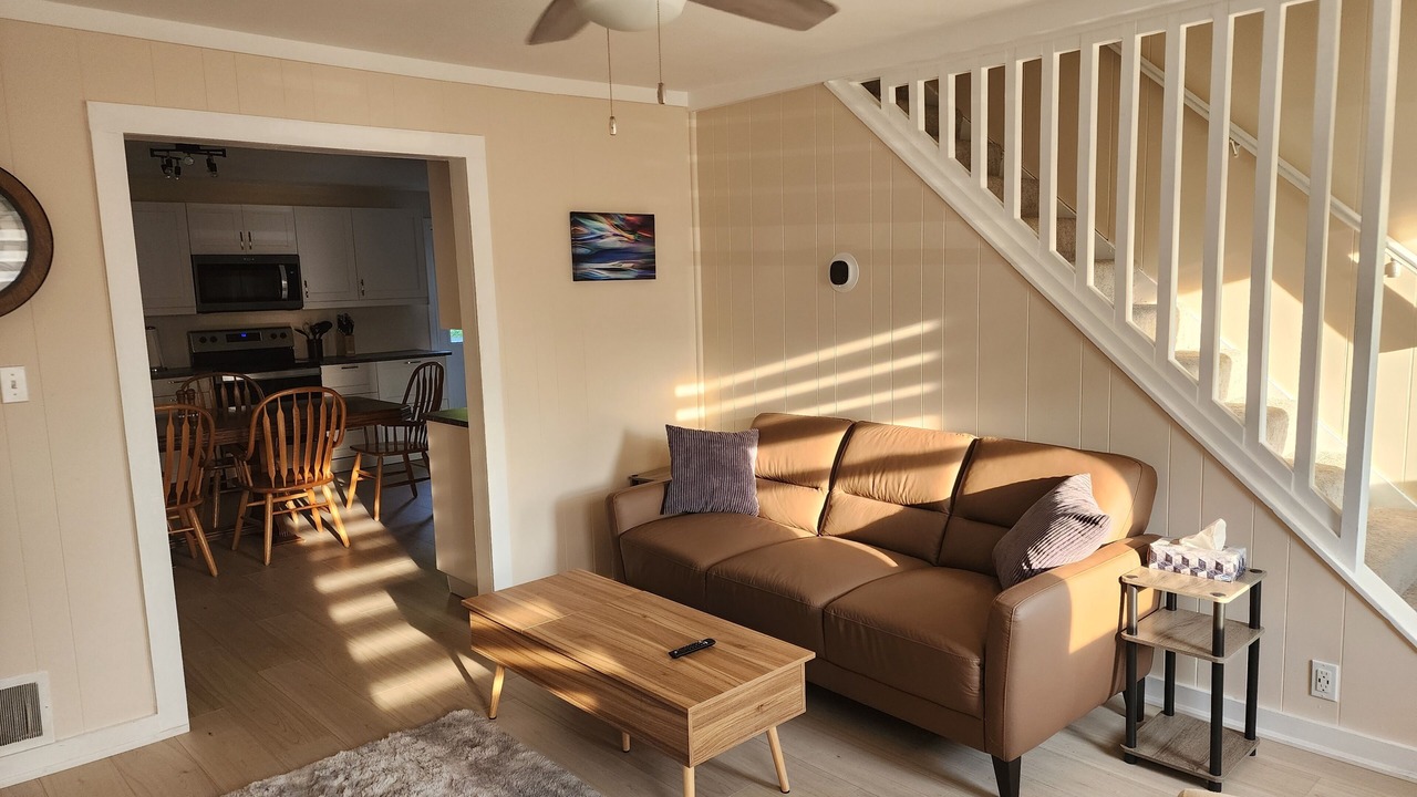Photo of Livingroom in Parry Sound
