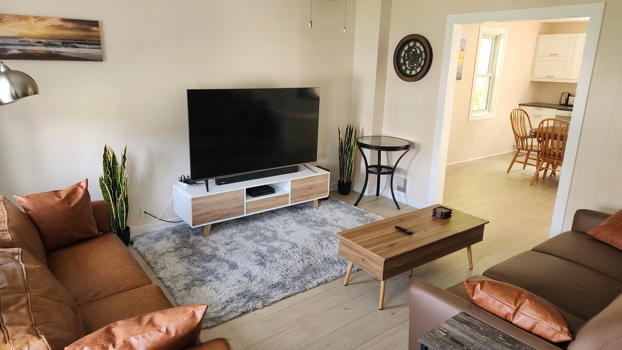 Photo of Livingroom in Parry Sound
