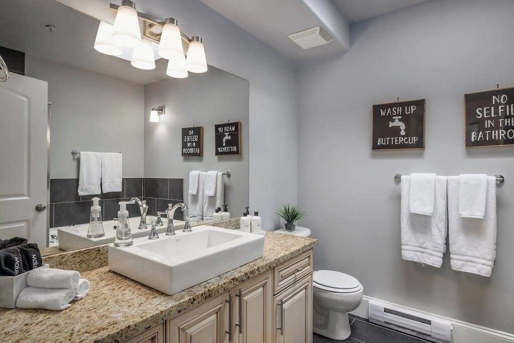 Photo of Bathroom in Okanagan-Similkameen