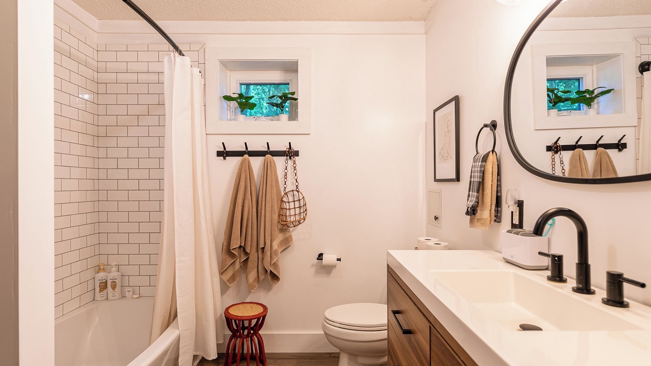 Photo of Bathroom in Newland