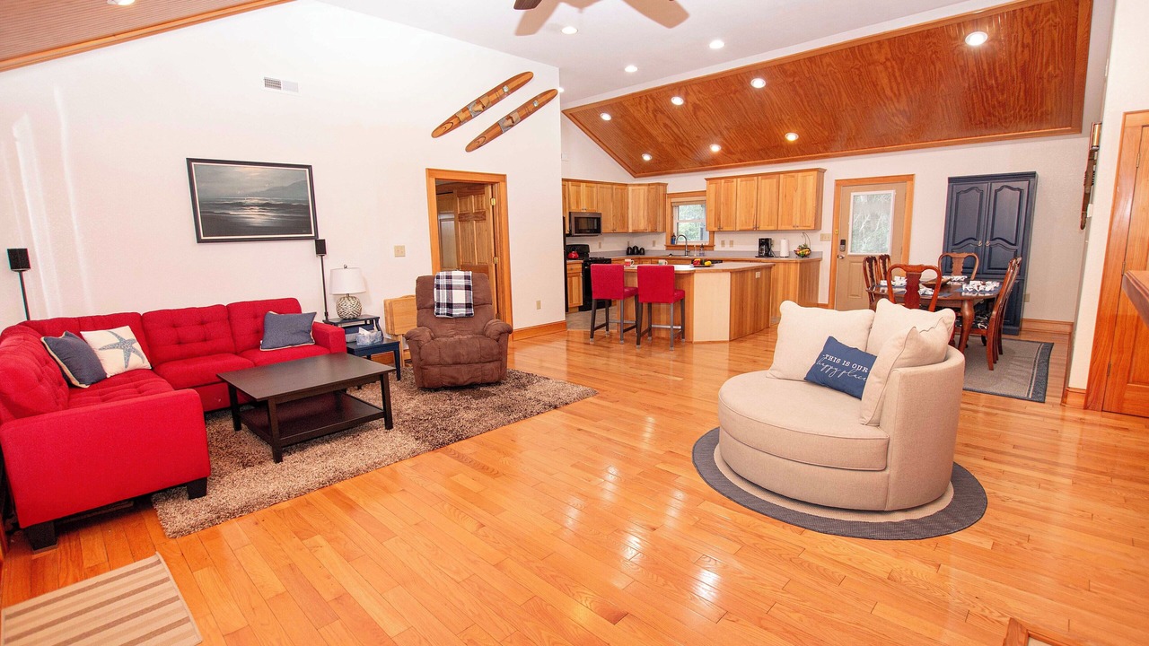 Photo of Livingroom in Brigands' Bay