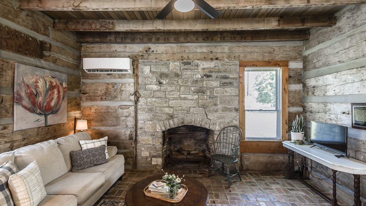 Photo of Livingroom in Hendersonville