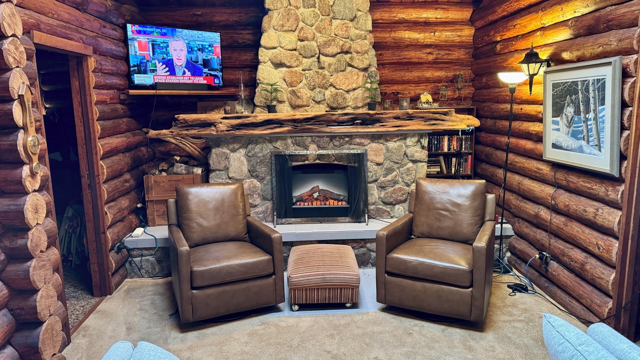 Photo of Livingroom in Victoria Beach