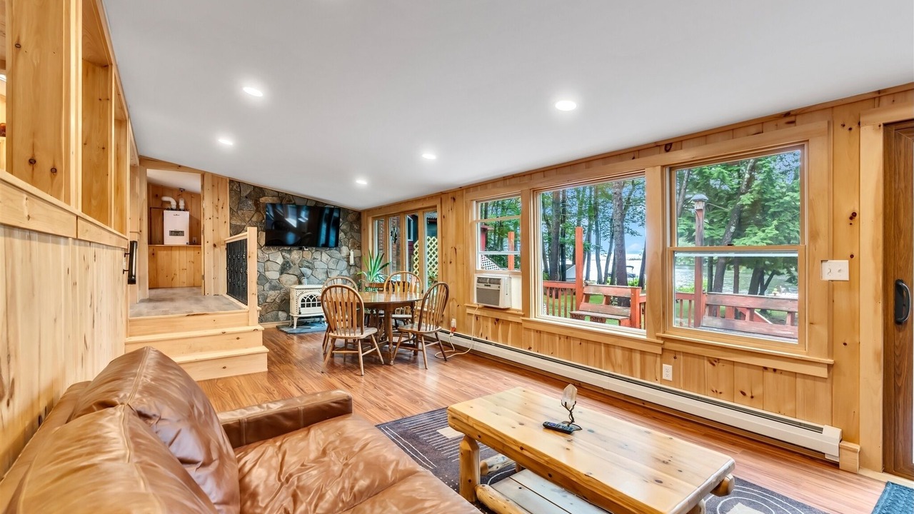 Photo of Livingroom in Sebago