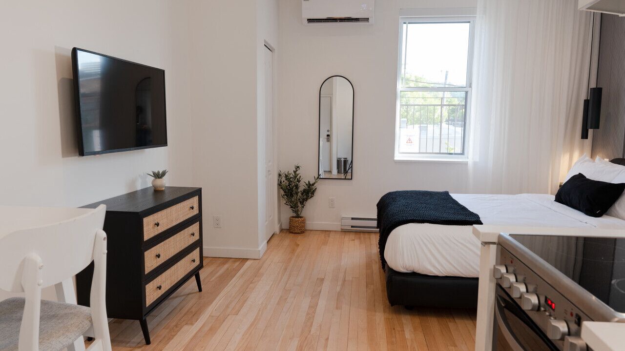 Photo of Bedroom in Plateau Mont Royal
