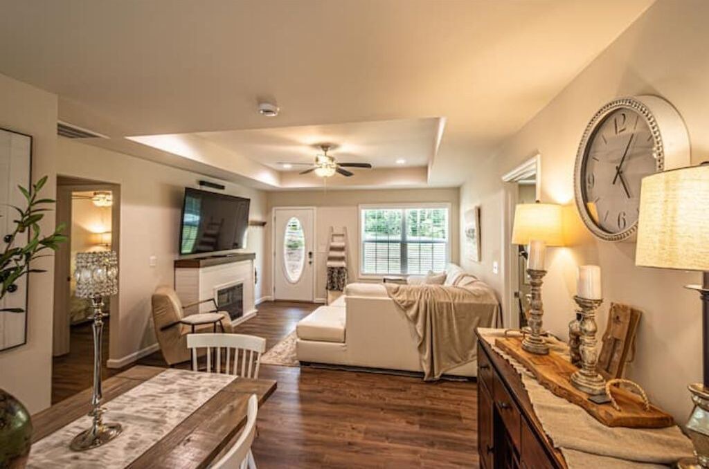 Photo of Livingroom in Dahlonega