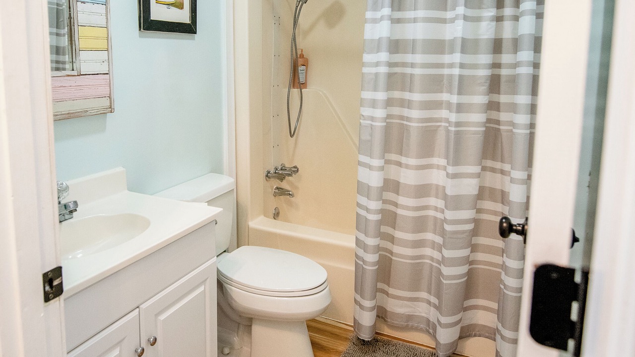Photo of Bathroom in Colington Harbour