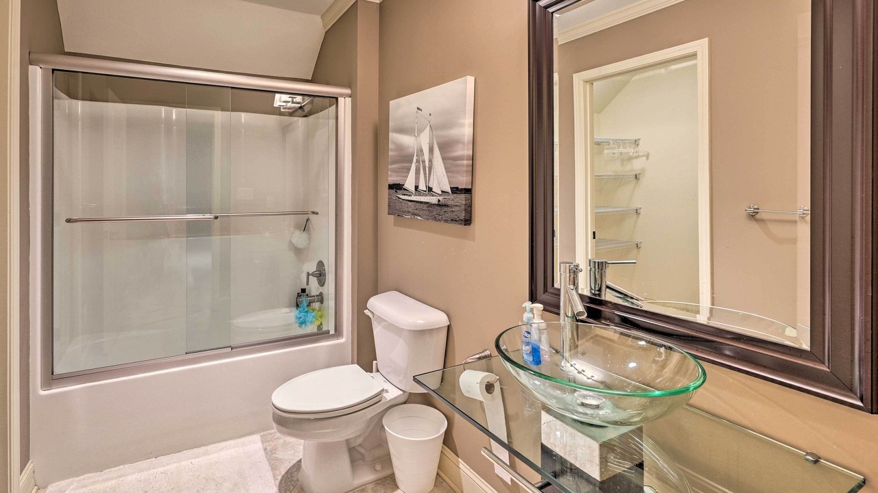 Photo of Bathroom in Hartwell