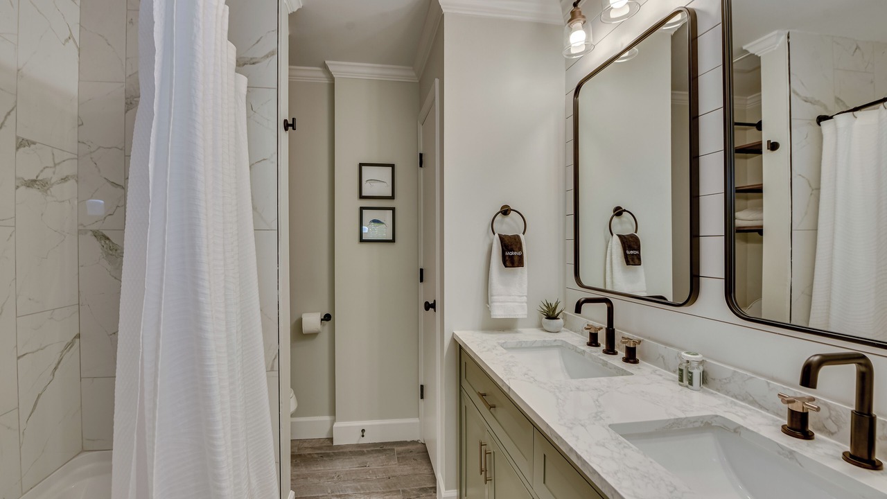 Photo of Bathroom in Modoc Shores