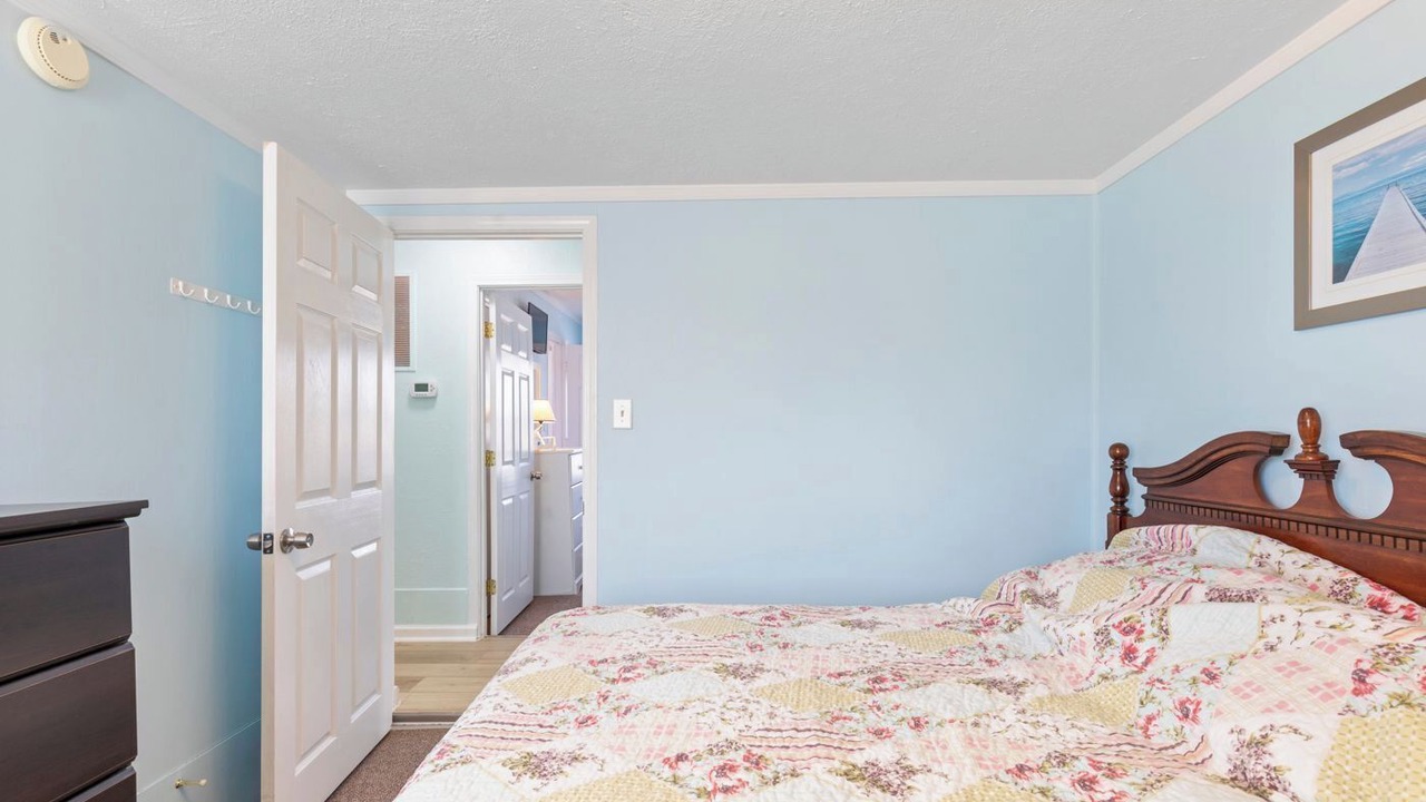 Photo of Bedroom in Cherry Grove Beach