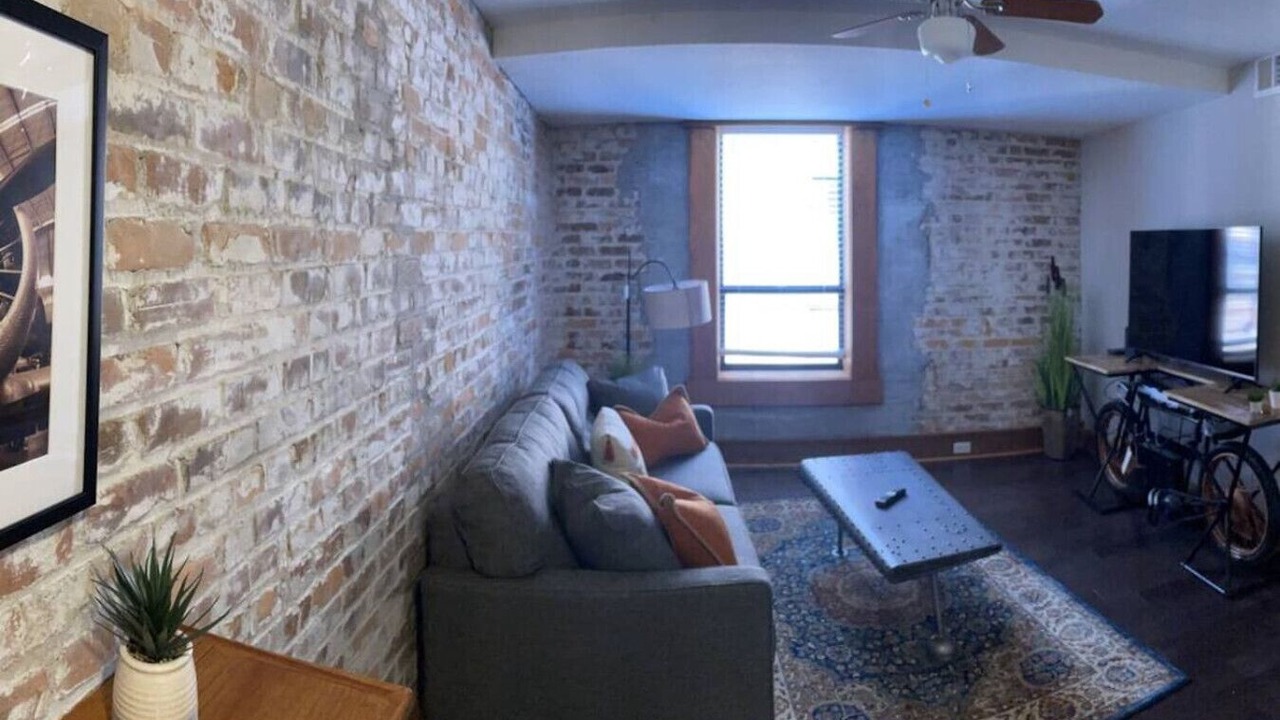 Photo of Livingroom in Downtown