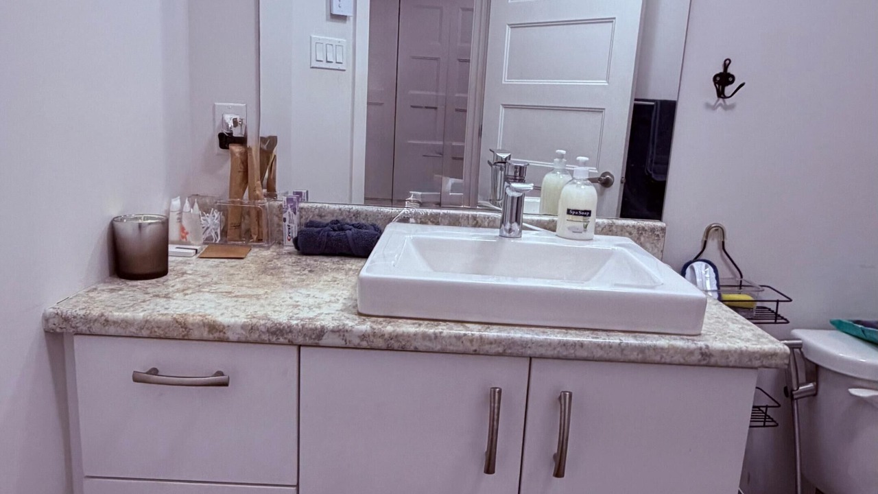 Photo of Bathroom in Dollard-des-Ormeaux