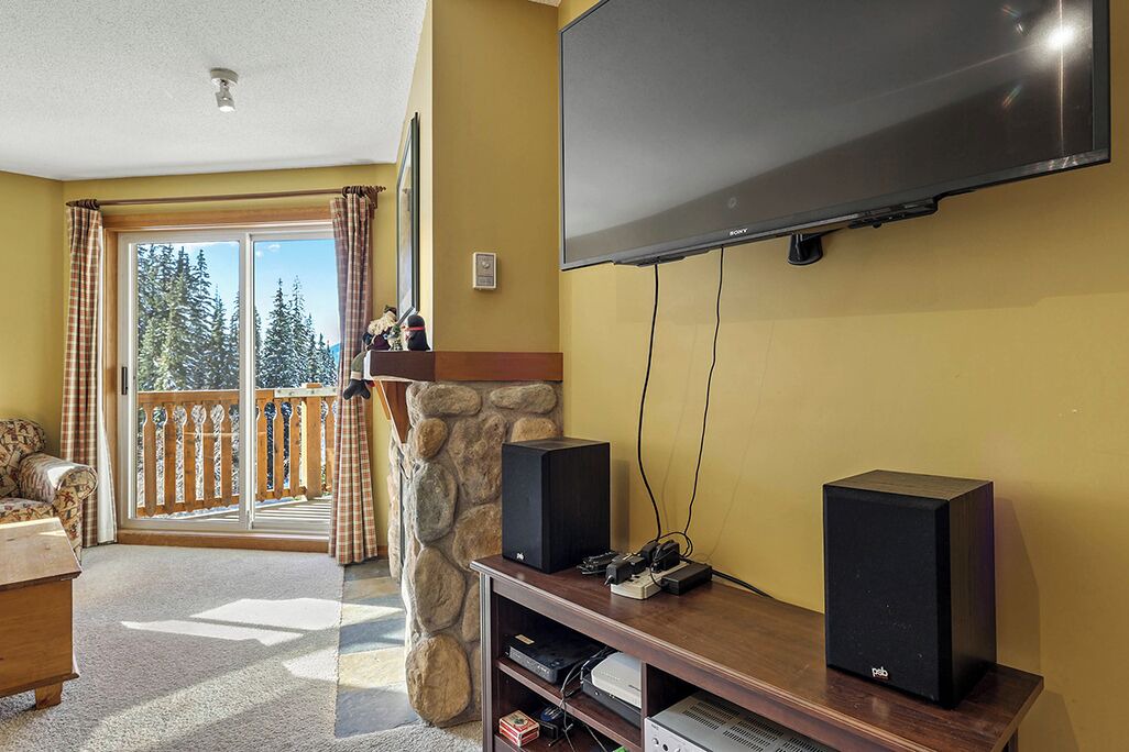 Photo of Livingroom in Sun Peaks
