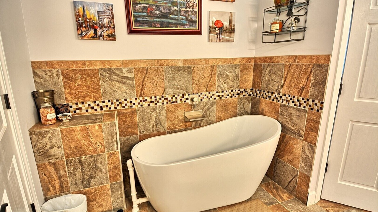 Photo of Bathroom in West Jefferson