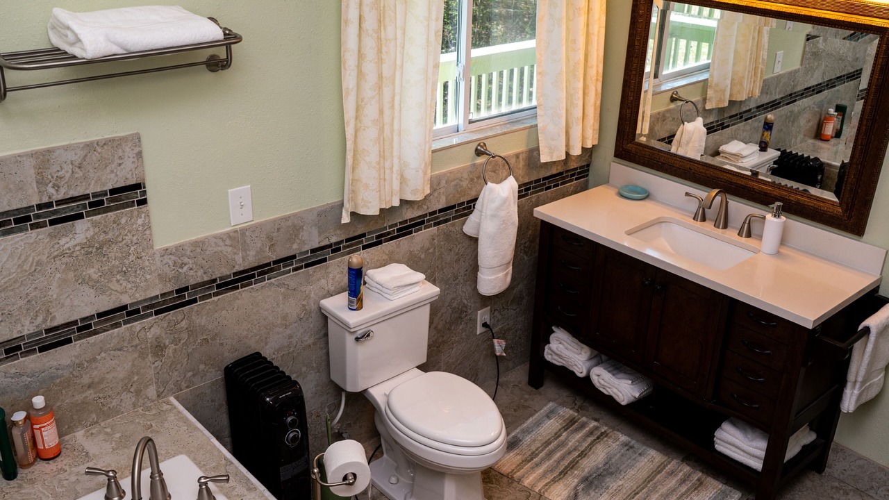Photo of Bathroom in Banks County